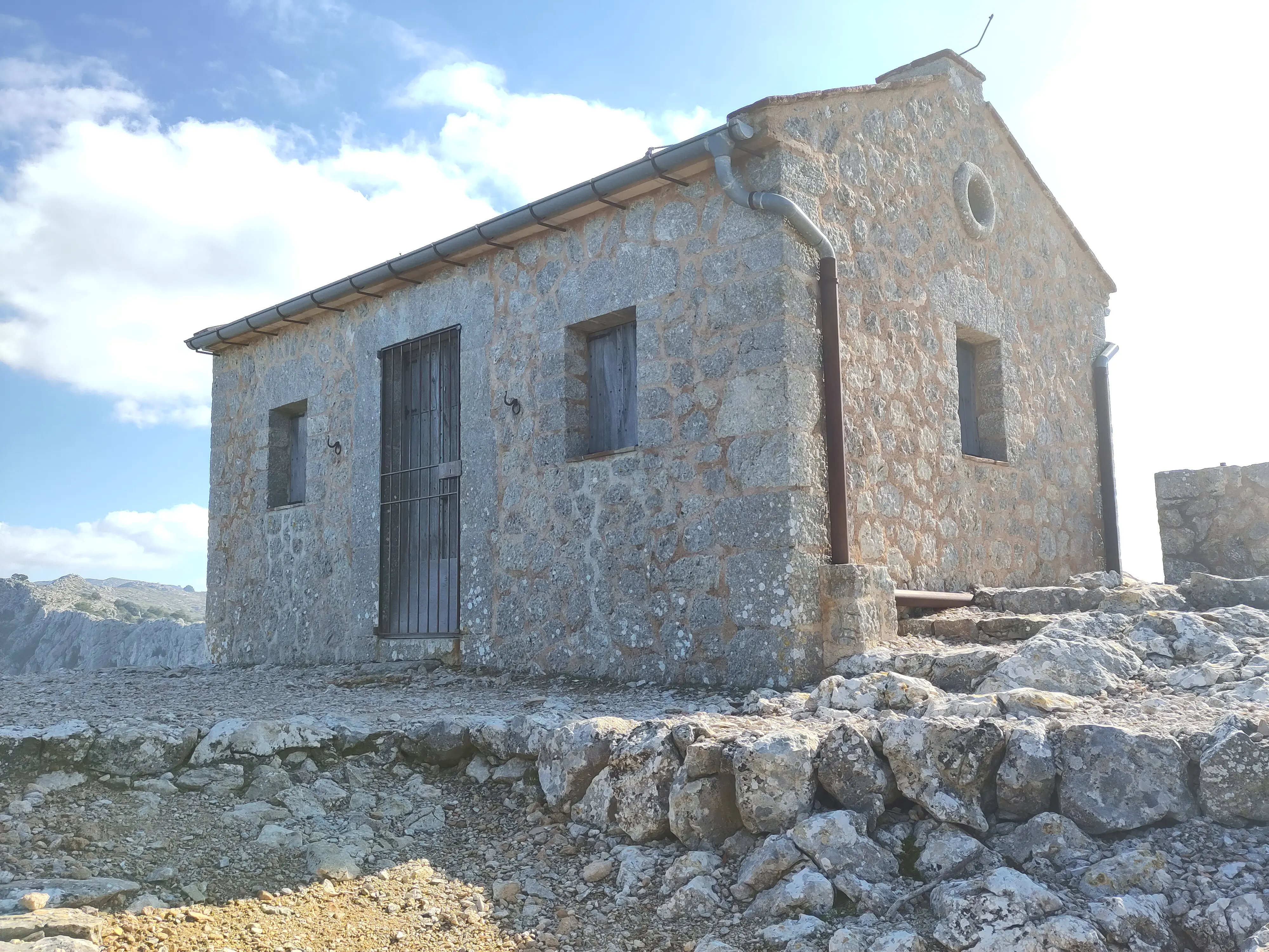 Senderos de senderismo con impresionantes vistas alrededor de Valldemossa